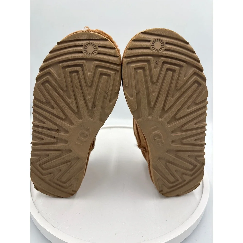 UGG Classic Ultra Mini Boots Kids 13 Chestnut Suede Cozy Ankle Boot 1130750K